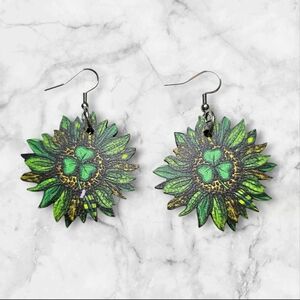 ✨️2 for‎ $15✨️ NEW St Patrick's Day Green Sunflower Wooden Fashion Earrings
